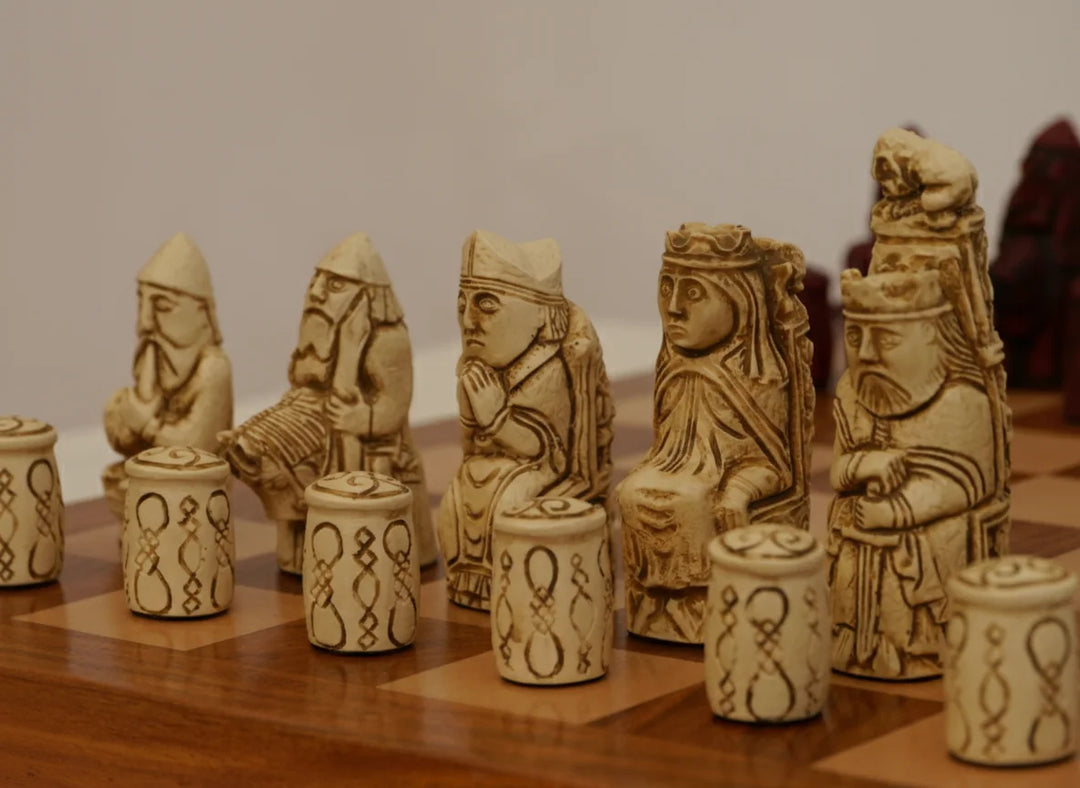 Medieval Chess Pieces-Berkeley Themed Chessmen -Cardinal Red - Chess'n'Boards