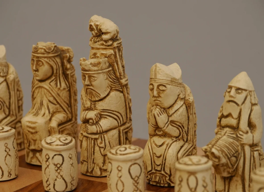 Medieval Chess Pieces-Berkeley Themed Chessmen -Cardinal Red - Chess'n'Boards