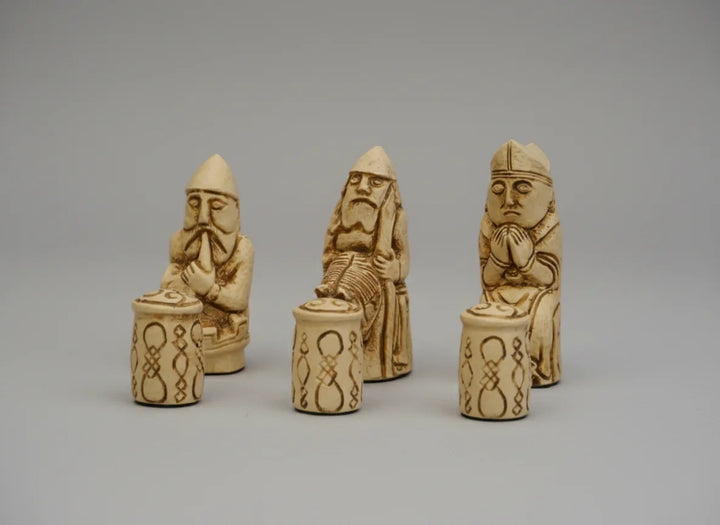 Medieval Chess Pieces-Berkeley Themed Chessmen -Cardinal Red - Chess'n'Boards