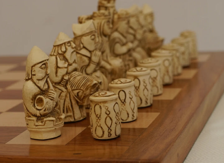Medieval Chess Pieces-Berkeley Themed Chessmen -Cardinal Red - Chess'n'Boards