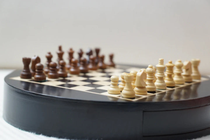 Magnetic Round Drawer Ebony Chess set