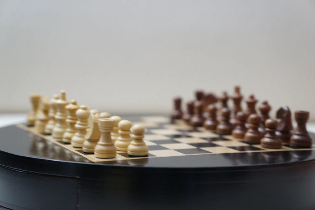 Magnetic Round Drawer Ebony Chess set