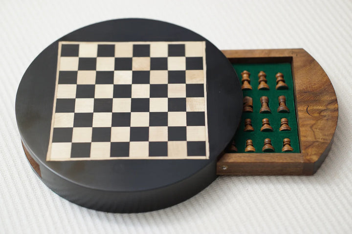 Magnetic Round Drawer Ebony Chess set