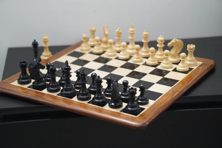 Jeu d'échecs combiné | Pièces d'échecs lestées King's Bridle de la série Copenhagen reproduites en bois d'ébène avec planche en ébène