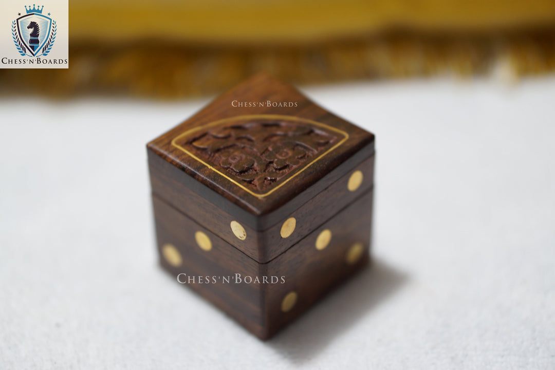 Wooden Dice Box | Handcrafted Box and 5 Dice Set - Chess'n'Boards